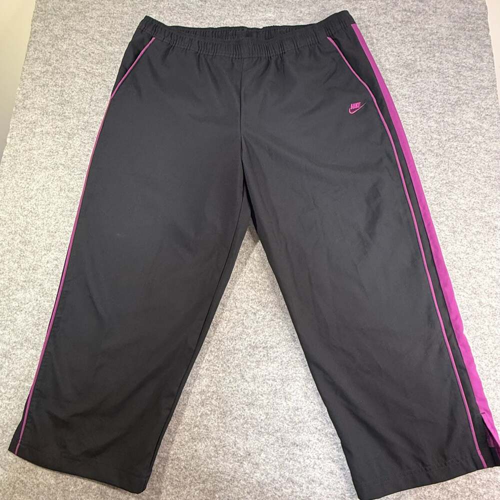 Nike Women's Athletic Capri Pants Black and Pink Trim Pull-On